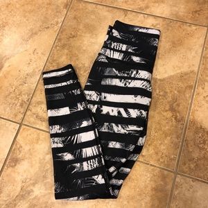 Lululemon Graphic Print Running Legging